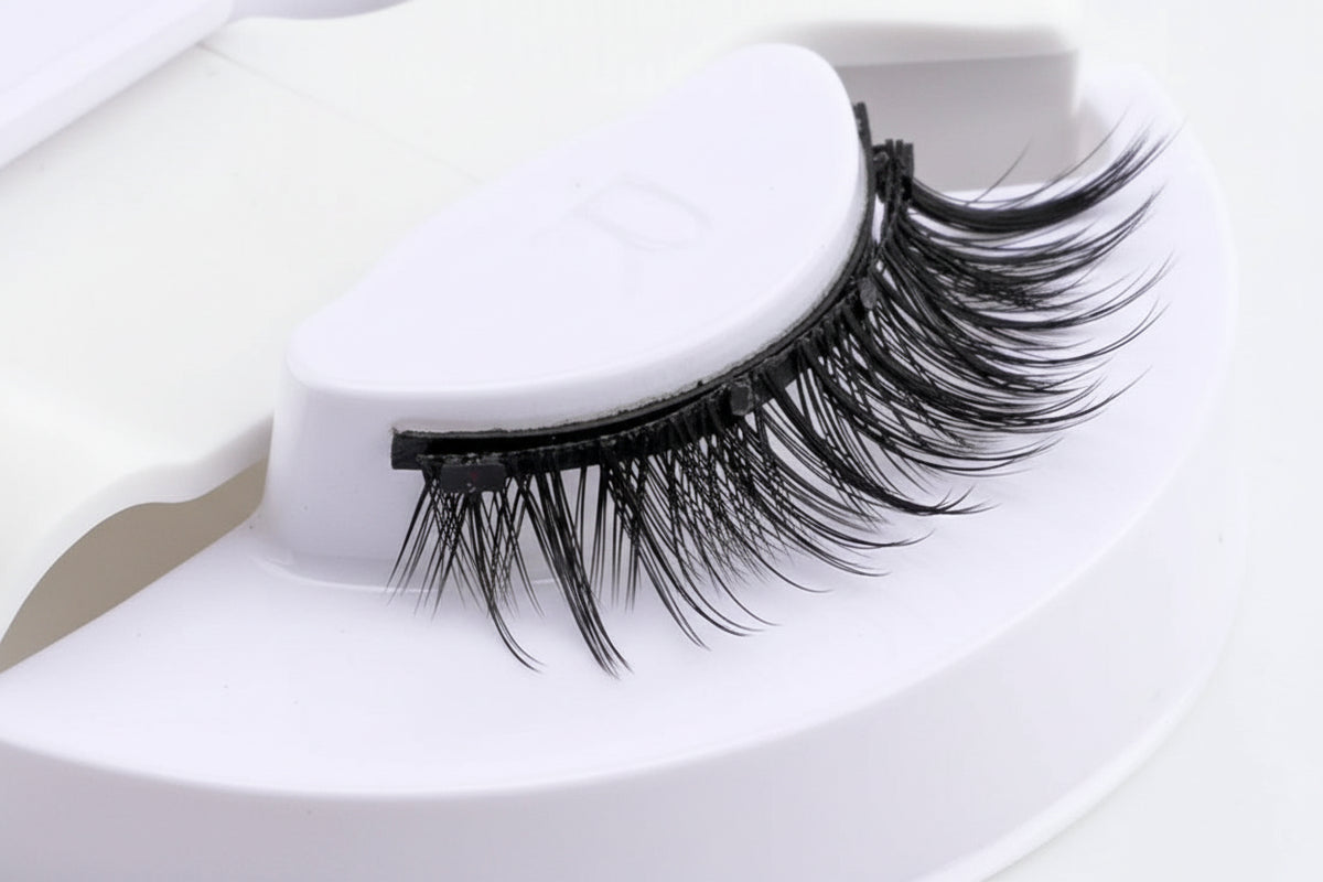 false eye lashes view